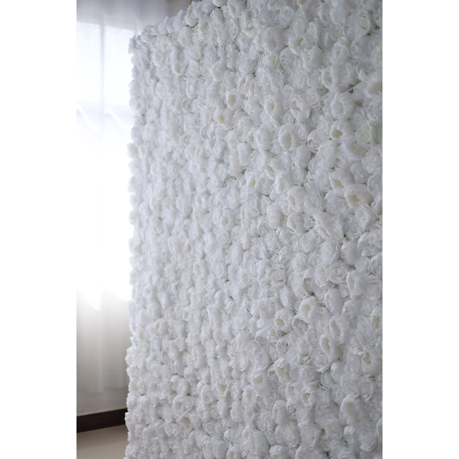 Valar Flowers präsentiert: White Blossom Bliss-Eine dichte Rosen schlange in einem künstlichen Stoff blumen Wall-VF-211