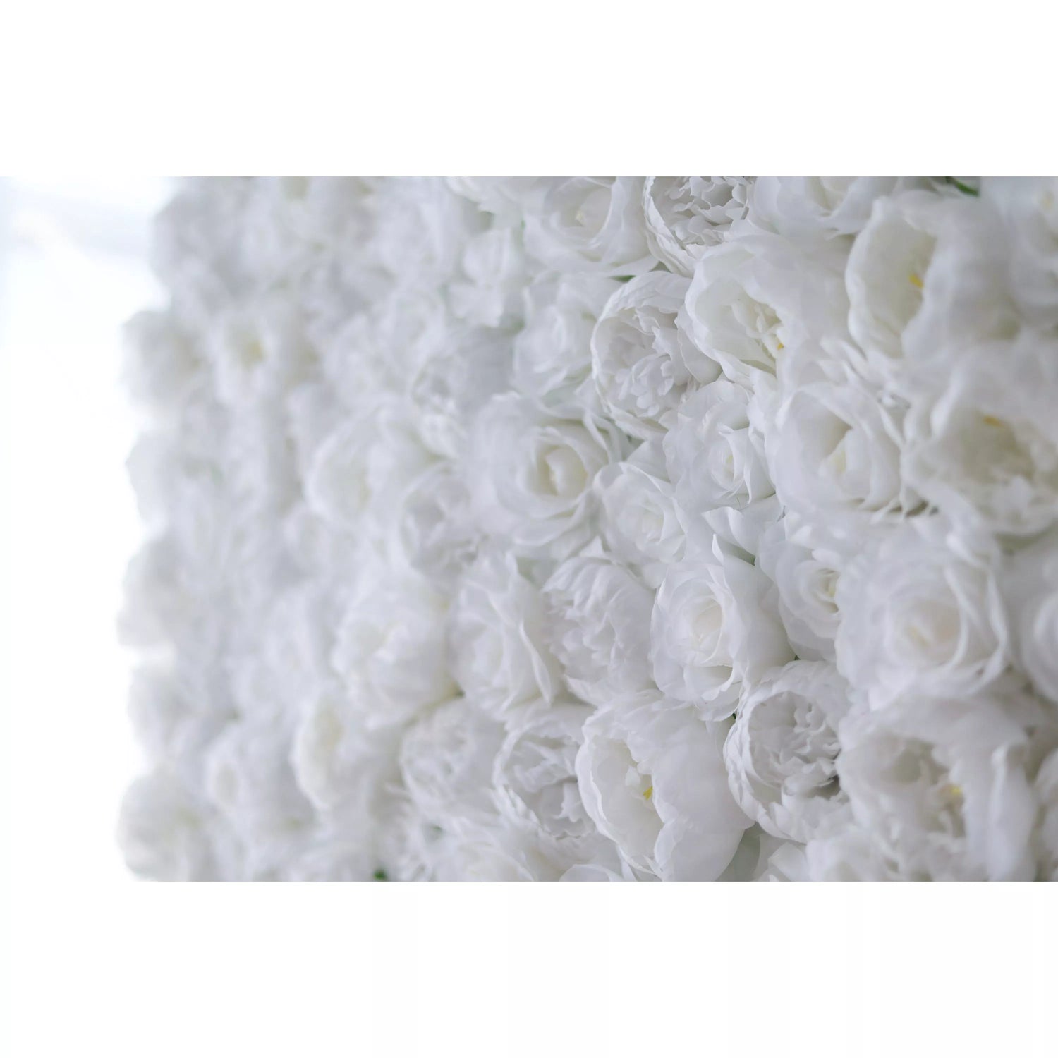 Valar Flowers apresenta: White Blossom Bliss – Uma densa matriz de rosas em uma parede de flor de tecido artificial-VF-211