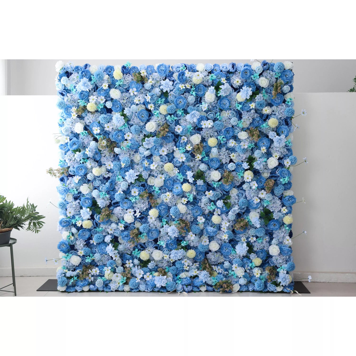 Valar Flowers présente : Azure Harmony - Une symphonie sereine de fleurs de tissu bleu et jaune pâle - Mur floral idéal pour les thèmes nautiques, les événements et les ambiances intérieures tranquilles-VF-219-2