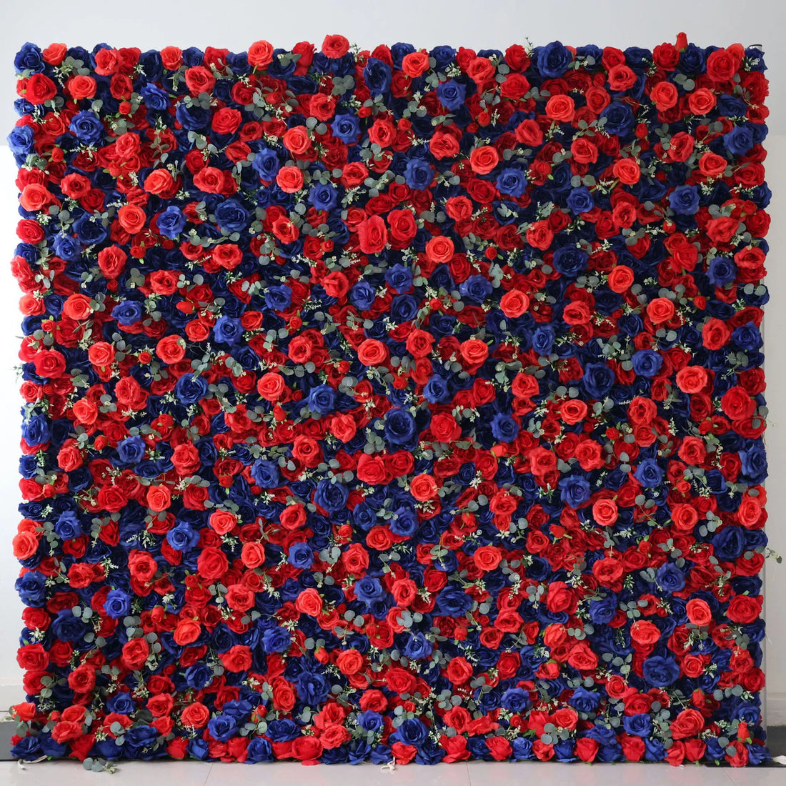 ValarFlowers artificiel Floral mur toile de fond : Royal Romance : un Mélange de bleu nuit et rouge resplendissant-VF-291