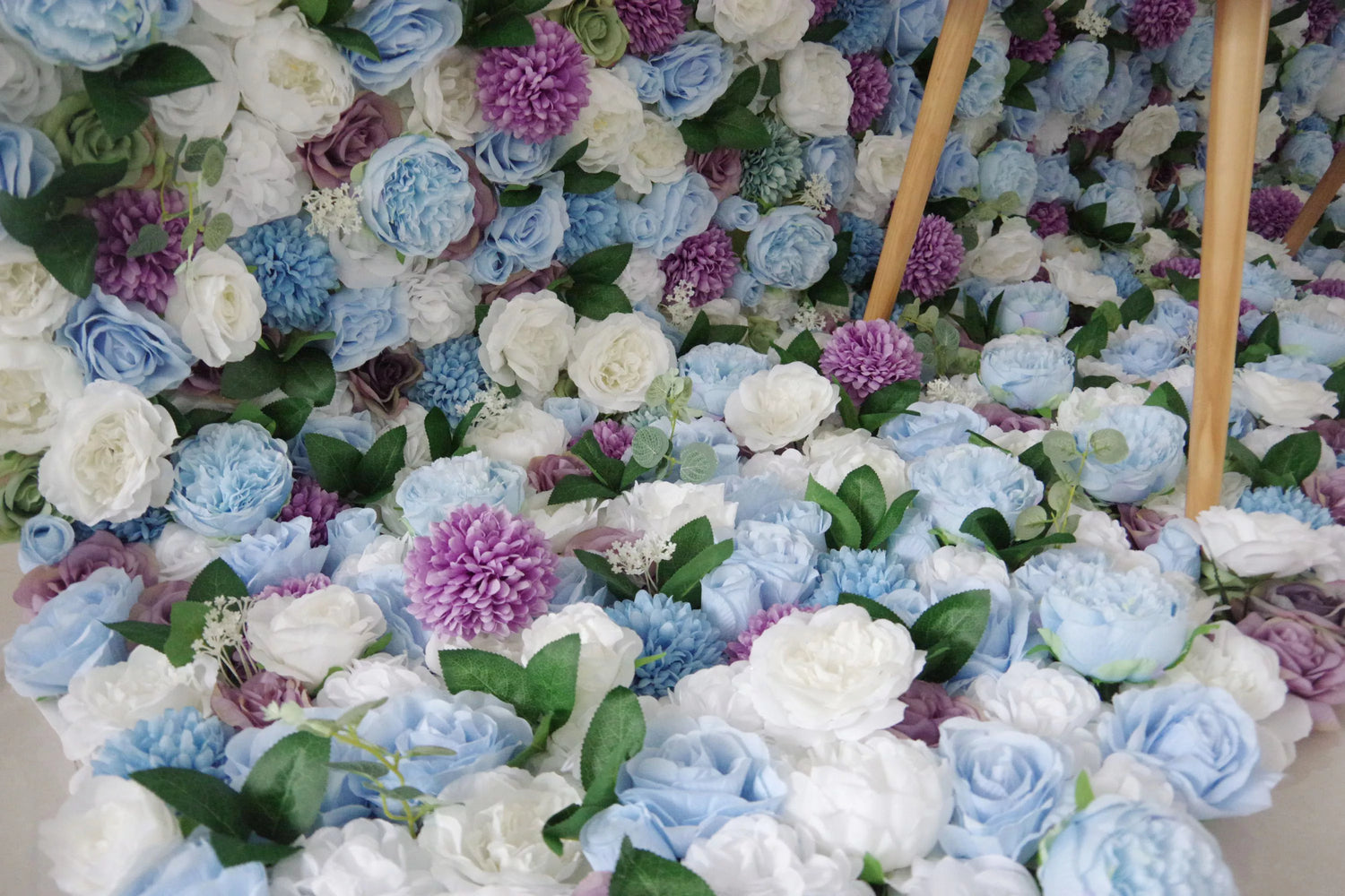 Valar flores roll up Telas mezcla artificial púrpura blanco y azul flor boda telón de fondo, floral decoración del partido, Photography-VF-036 evento